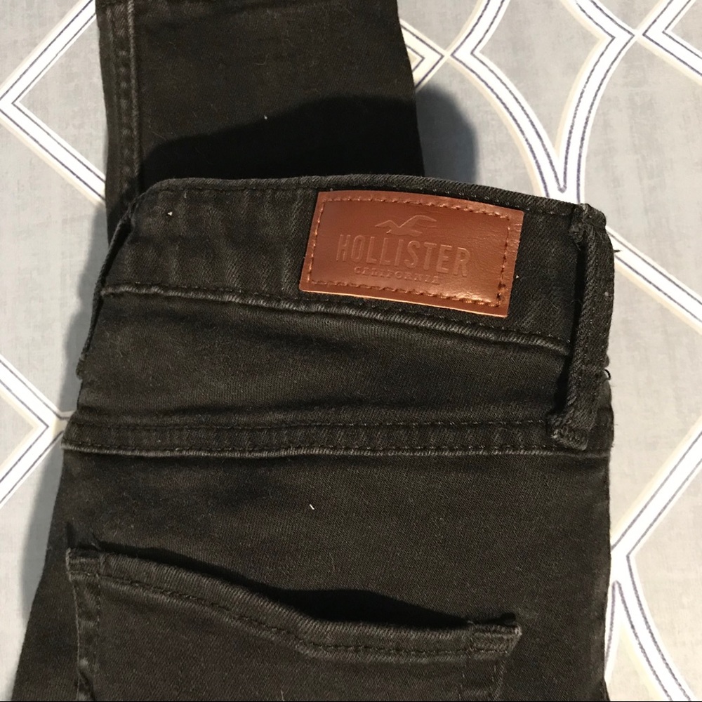 Hollister High Rise Super Skinny Jeans in Black
